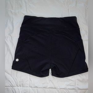 Lululemon shorts size 6